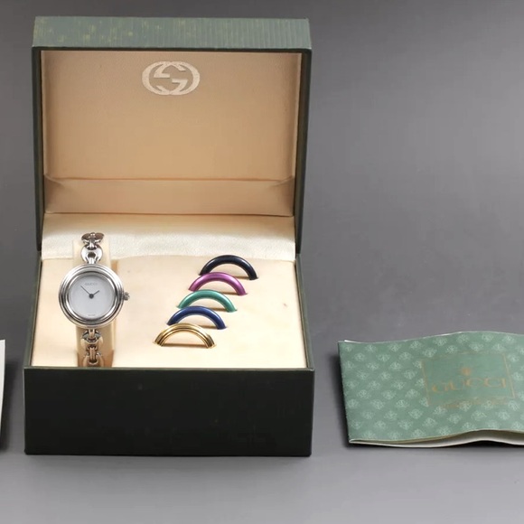 GUCCI Luxury Silver Bracelet Watch - Picture 1 of 9